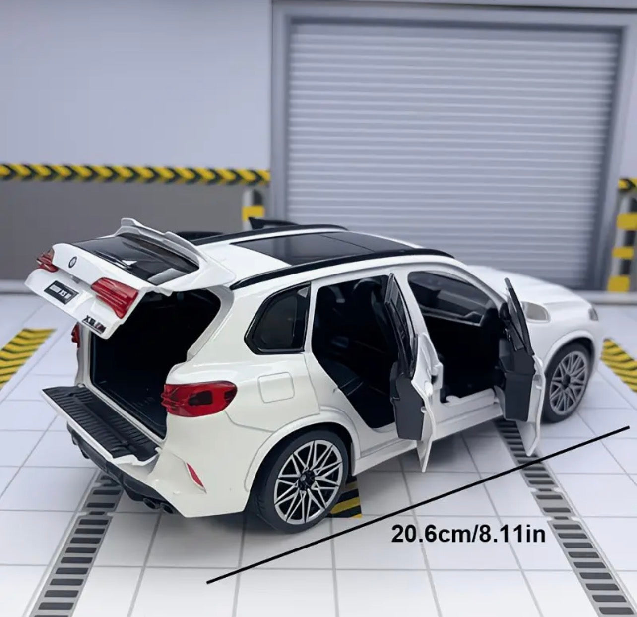 Jinba: BMW X5 M Competition - Officially licensed