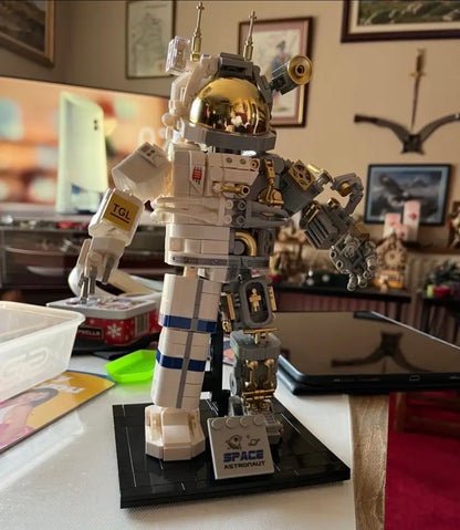 Mechanical Astronaut Building Blocks Set – 860 Pieces