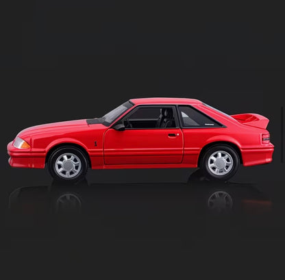 Maisto: 1993 Ford Mustang SVT Cobra
